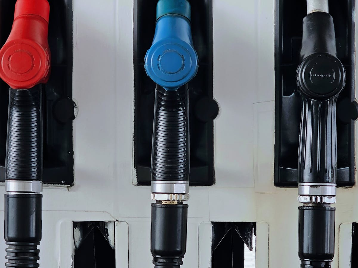 توريد المواد البترولية